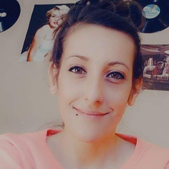 Meet your Posher, Christina - Picture 2 of 2